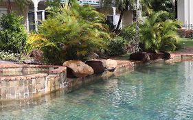 Colonial Palms Motor Inn